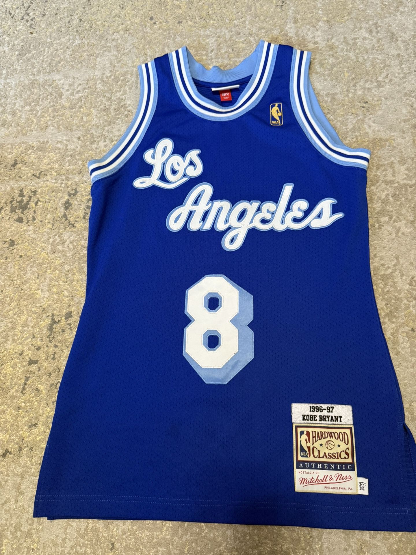 Authentic Mitchell & Ness Los Angeles Lakers Kobe Bryant Men’s Jersey Size Small, Not Lebron, Luka, Doncic, West, Johnson, Reaves