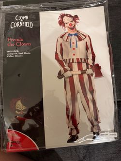 Clown in a cornfield costume