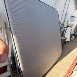 Cali king In Very Good Condition, Recently Washed And No Marks On It. 