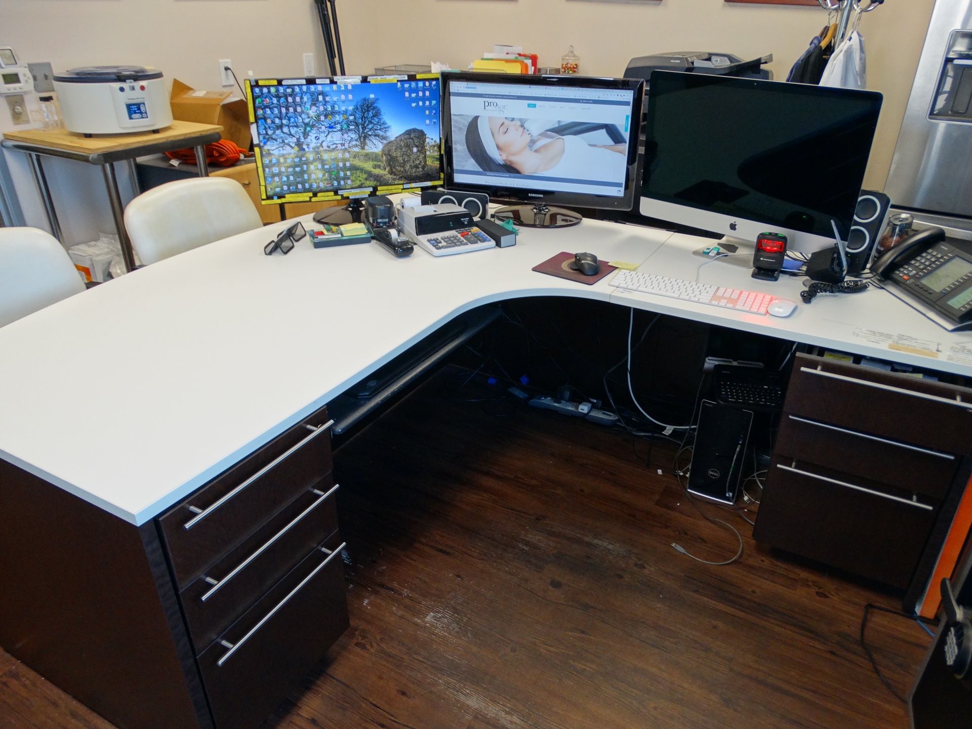 Oversized L shapes modular desk and credenza