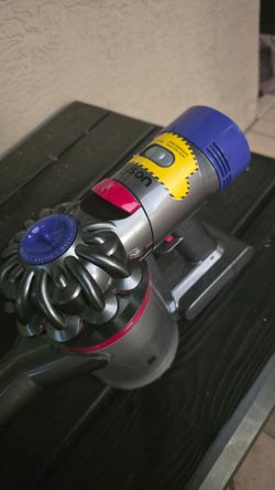 Dyson  v7 vacuum