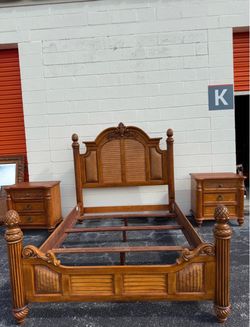 Complete QUEEN SIZE Set (deliver Available )