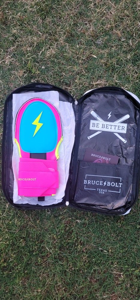BRUCE BOLT SLIDING MITT