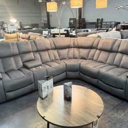2 Power Reclining Sectional 