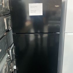 New Scratch & Dent Whirlpool 20.5 Cu Ft Top Freezer Refrigerator