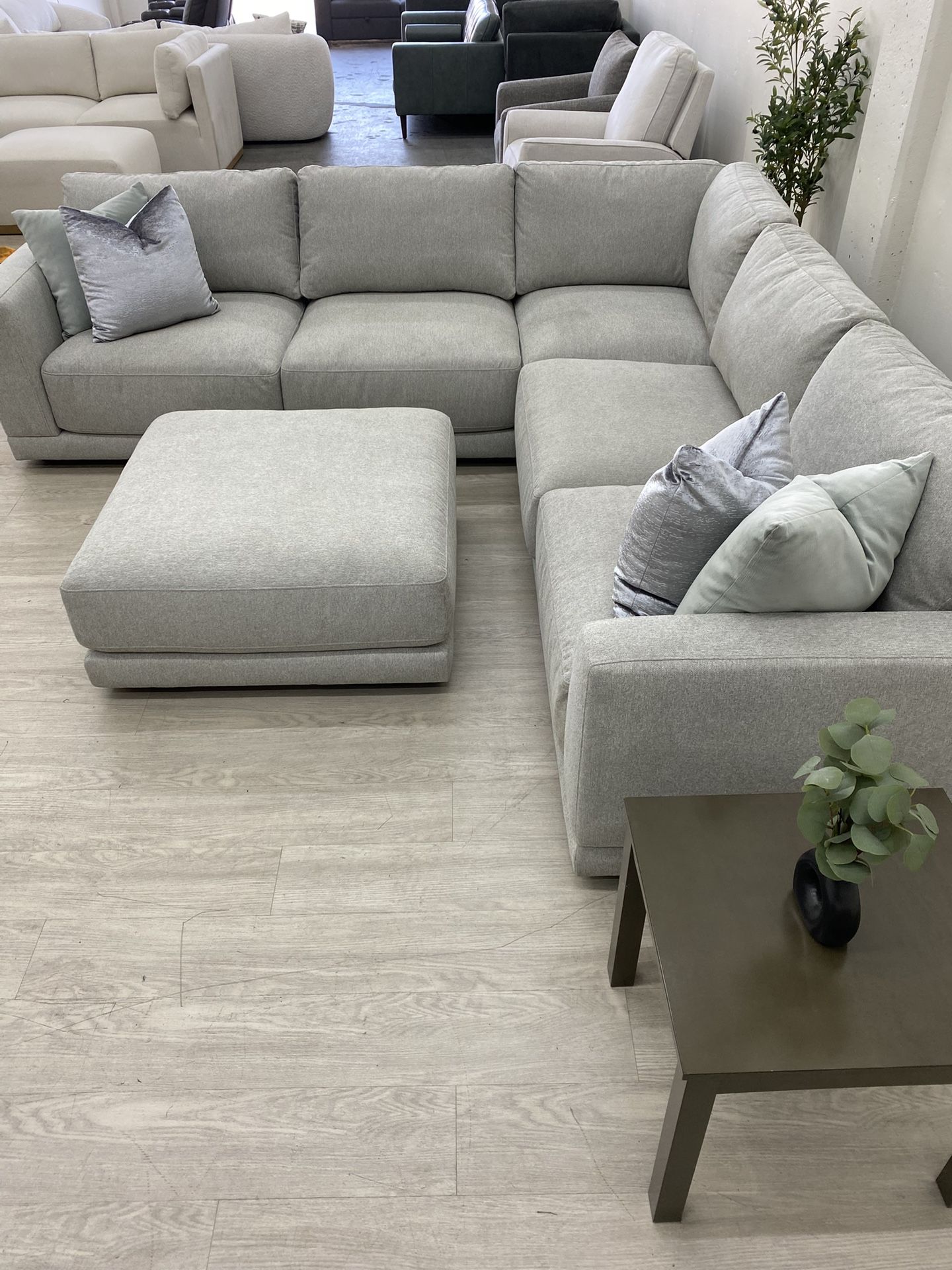Flexsteel Avery Fabric Sectional Couch