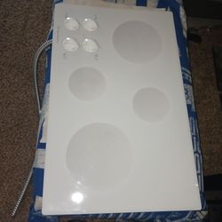 Spotless clean working frigidaire white stove top electric