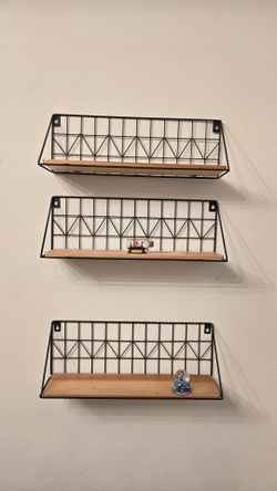 Set of 3 shelves