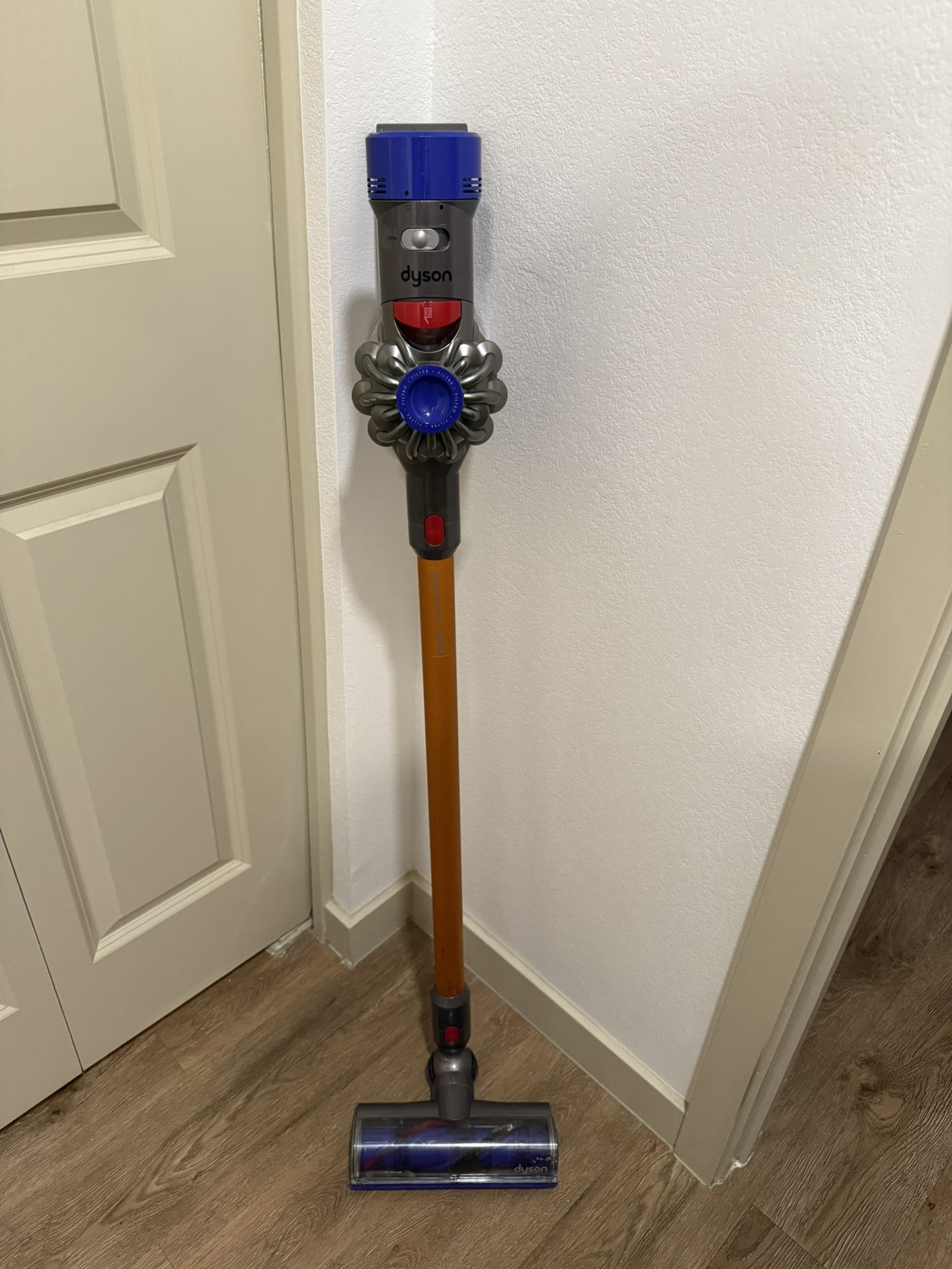 Dyson V8 Absolute 