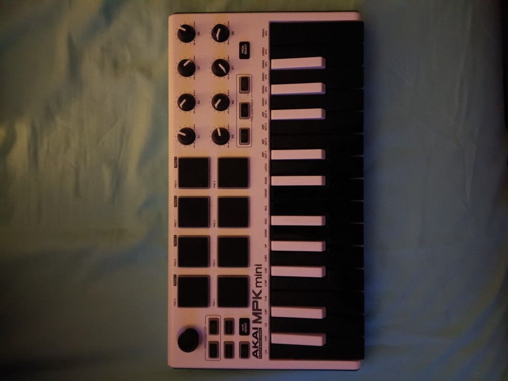 Akai MPK mini