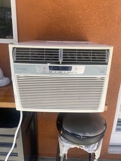 Frigidaire White AC (Used)