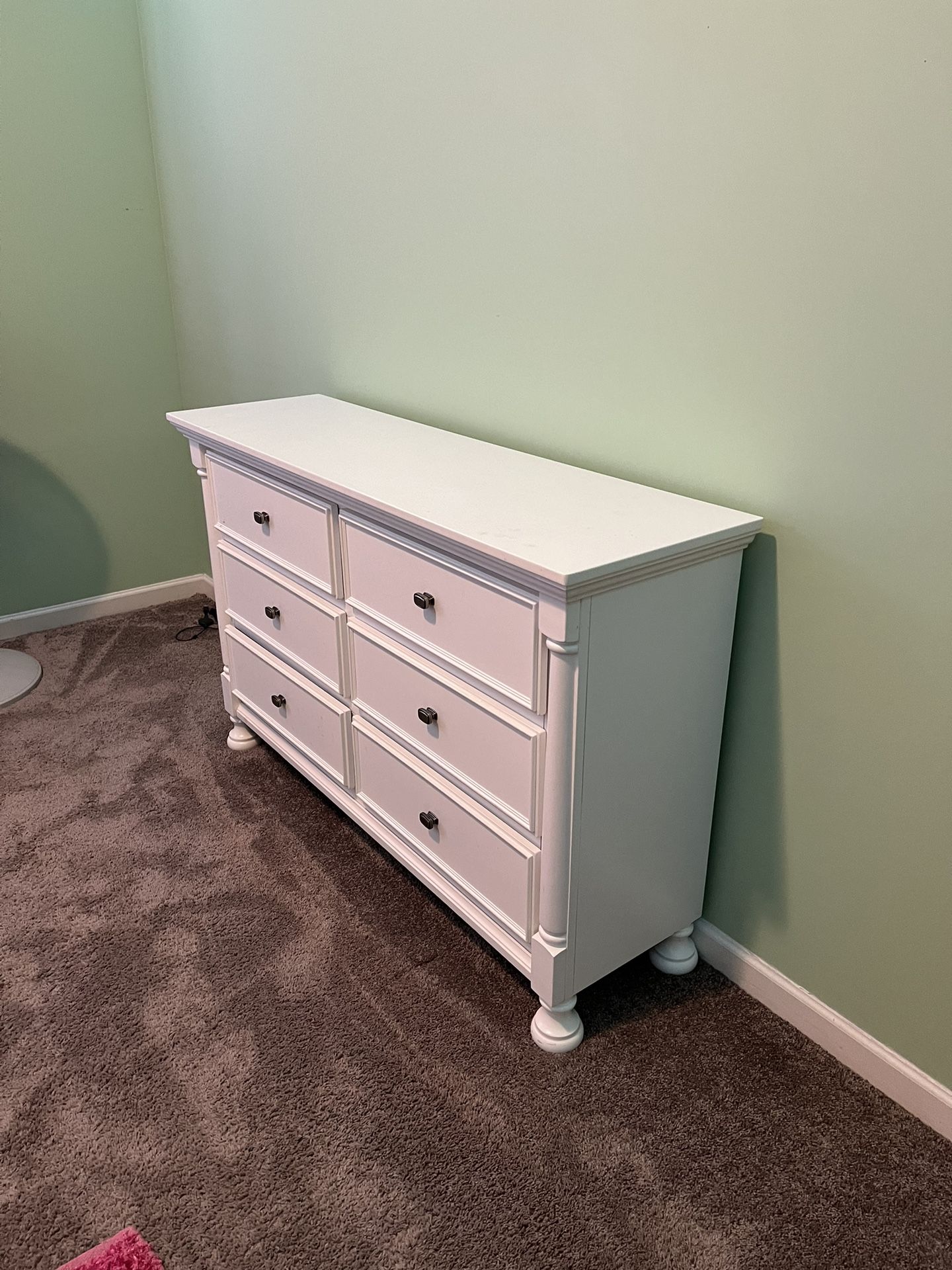 Full Size Bed And Dresser 