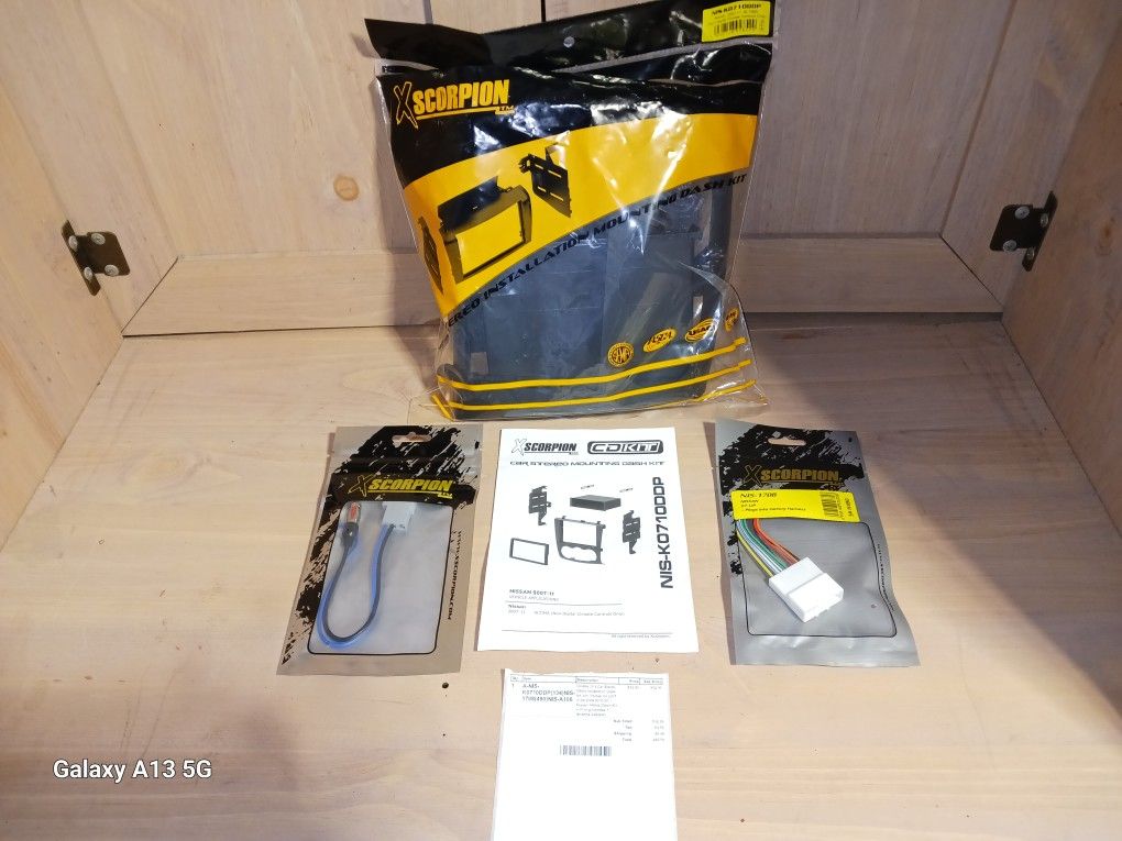Nissan Stereo Mount Kit
