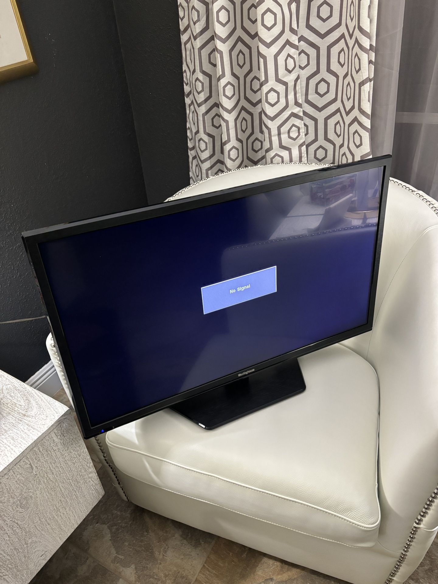32” Inch TV Westinghouse
