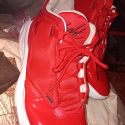 Air Jordan Max Aura 4 University Red Size 12