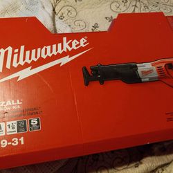 Milwaukee  Sawzall Recip SA W Kit