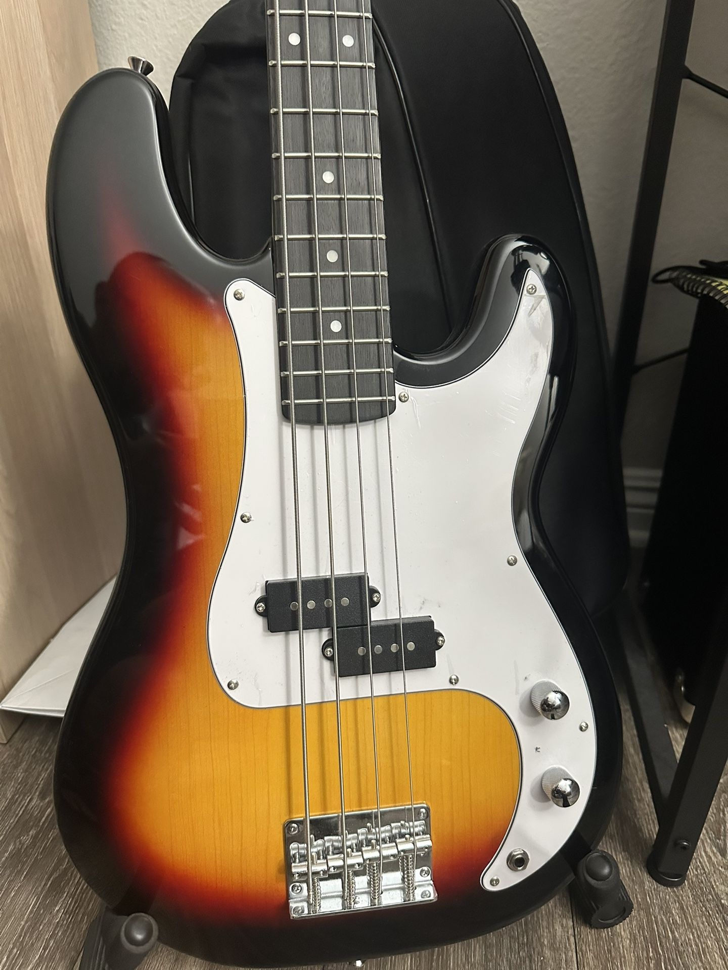 Donner bass guitar
