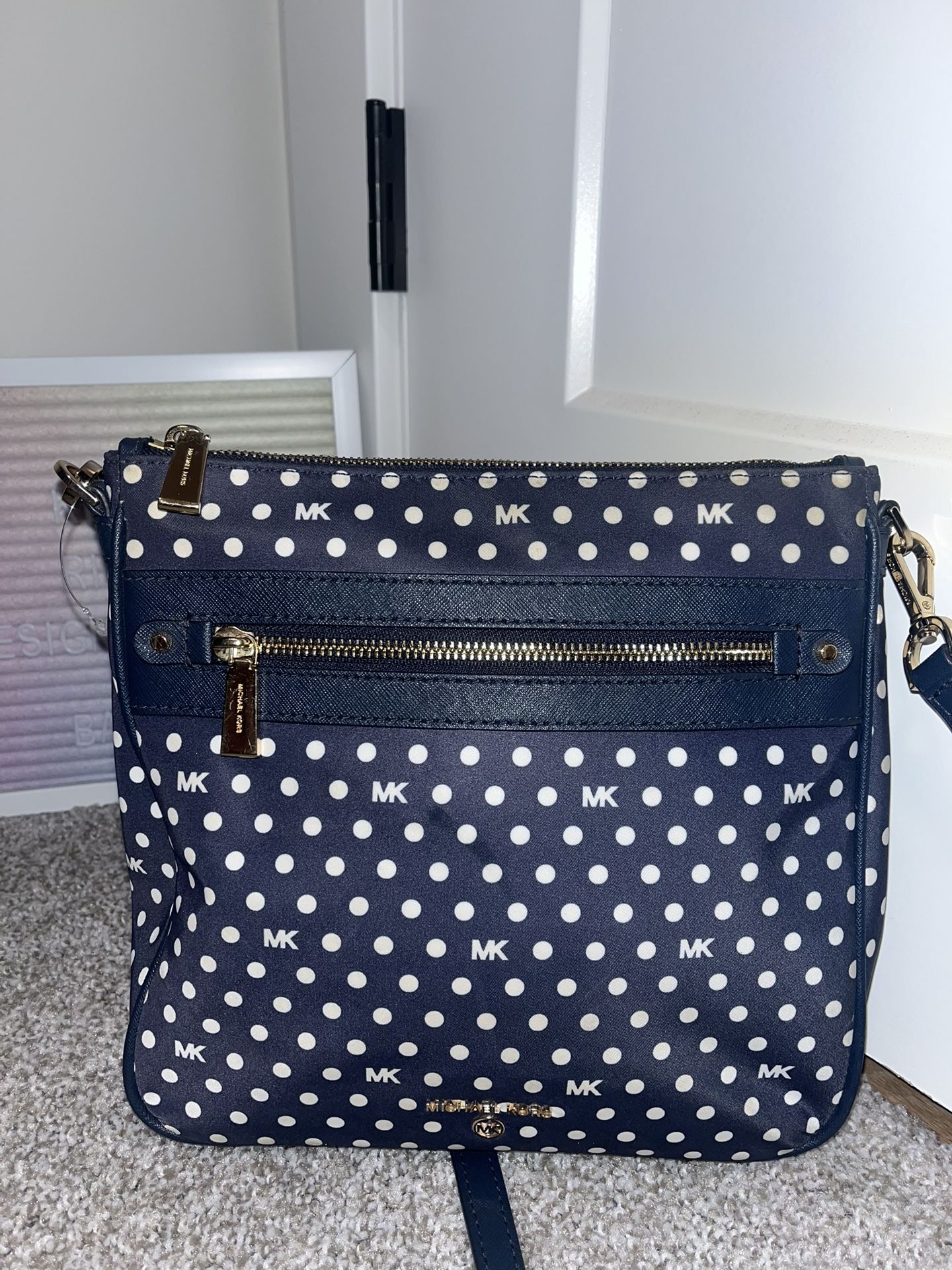 Michael Kors Jet Set Charm Crossbody