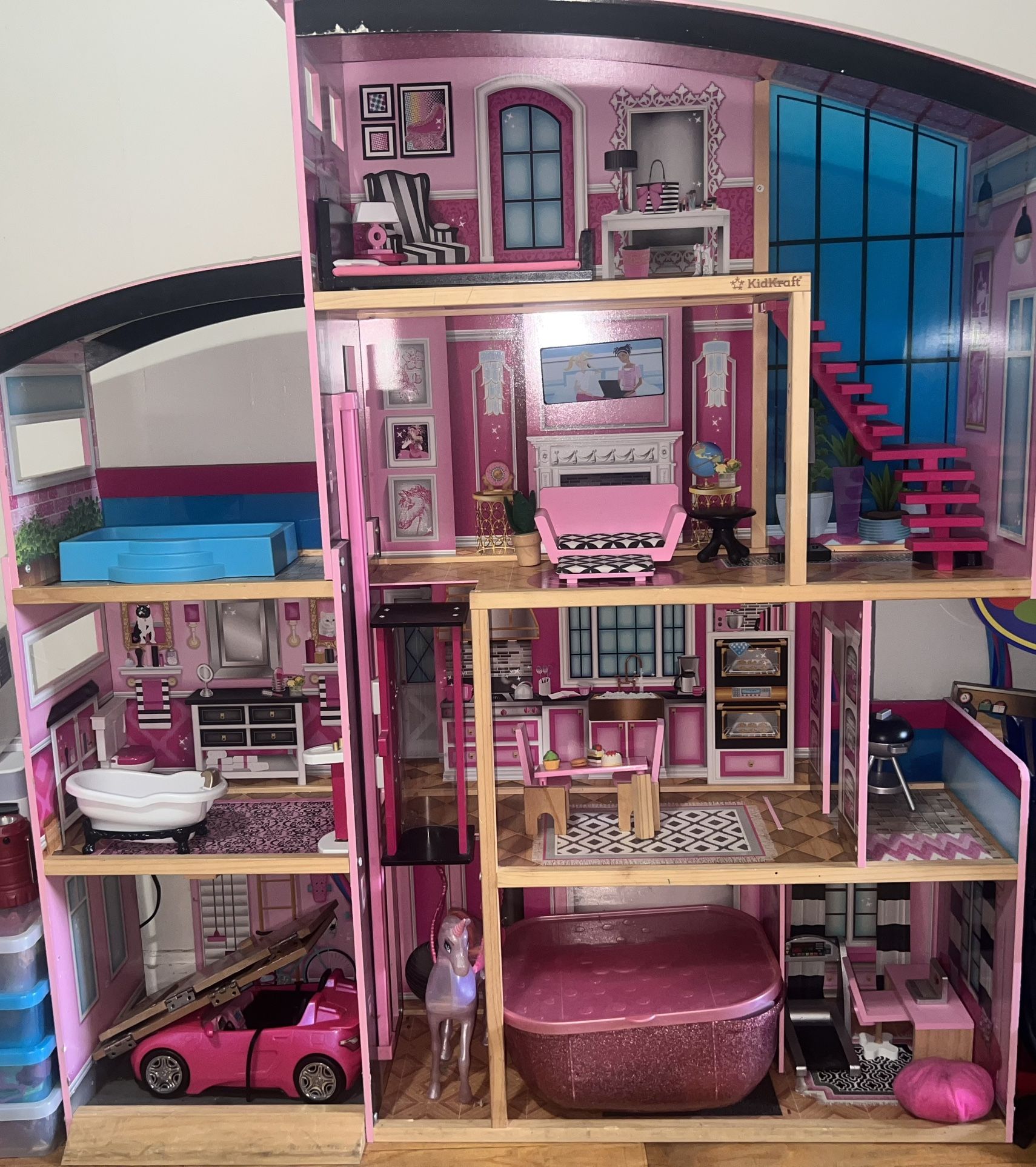 KidKraft Shimmer Mansion Wooden Dollhouse for 12 Inch Dolls With All The Dolls You Need for Sale in Bronx NY OfferUp