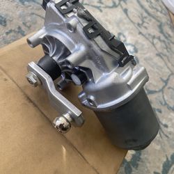 New Genuine OEM Mitsubishi MW400223 Windshield Wiper Motor