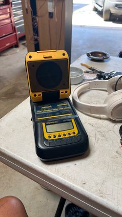 Zoom Fire 7010 Portable/Battery Amplifier.