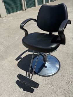 Salon chair