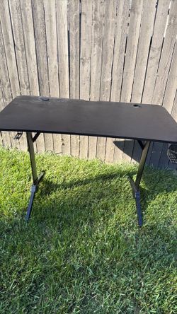 Computer desk in Bridgeport ct