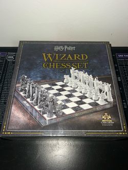 Harry Potter Wizard Chess Set – Noble Collection – Complete