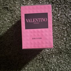 Valentino Donna Born In Roma 