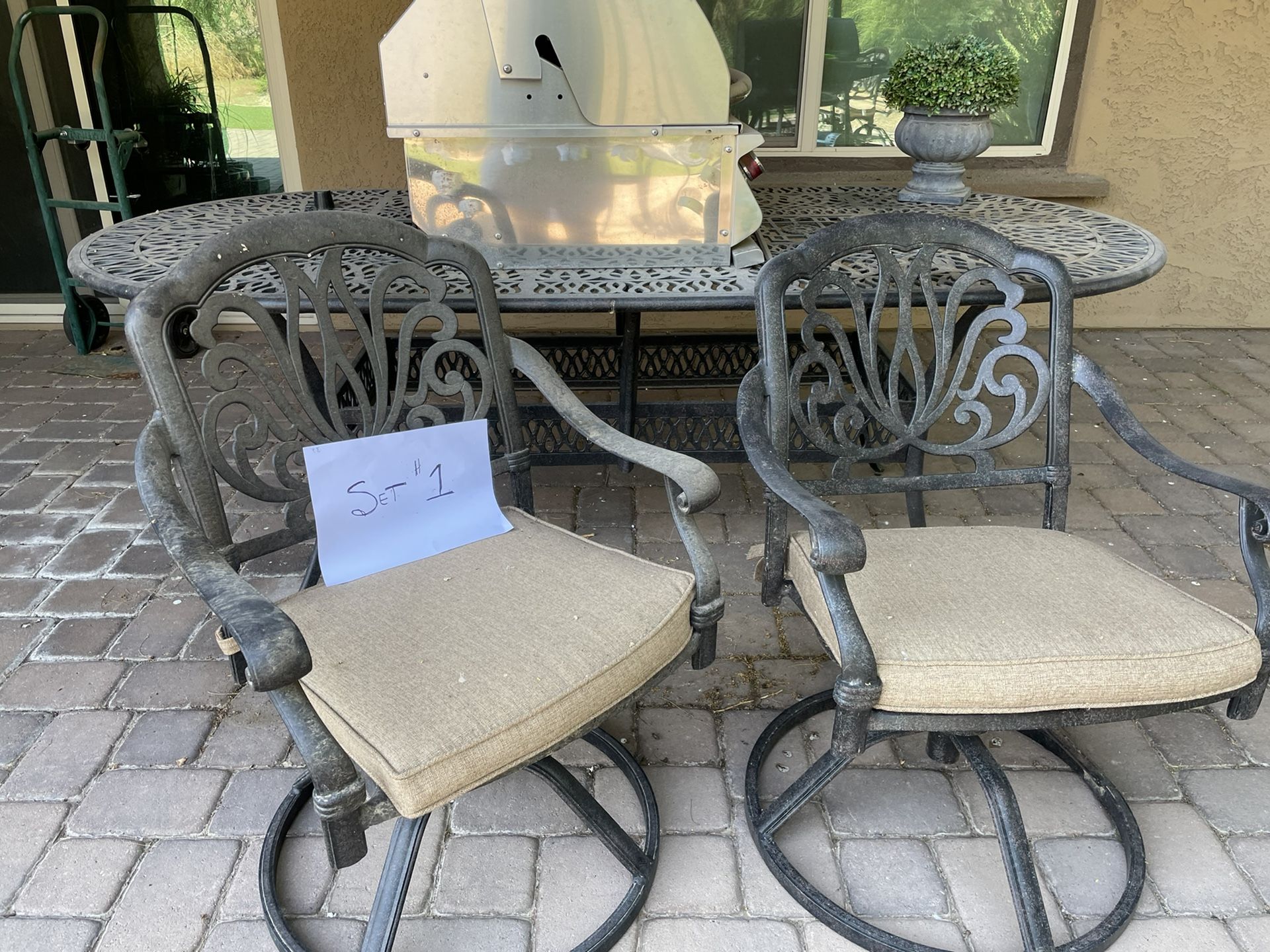 Patio furniture Metal with cushions