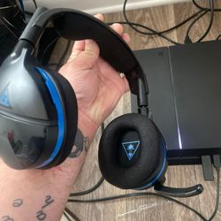 PlayStation 4 & Tv Bundle 