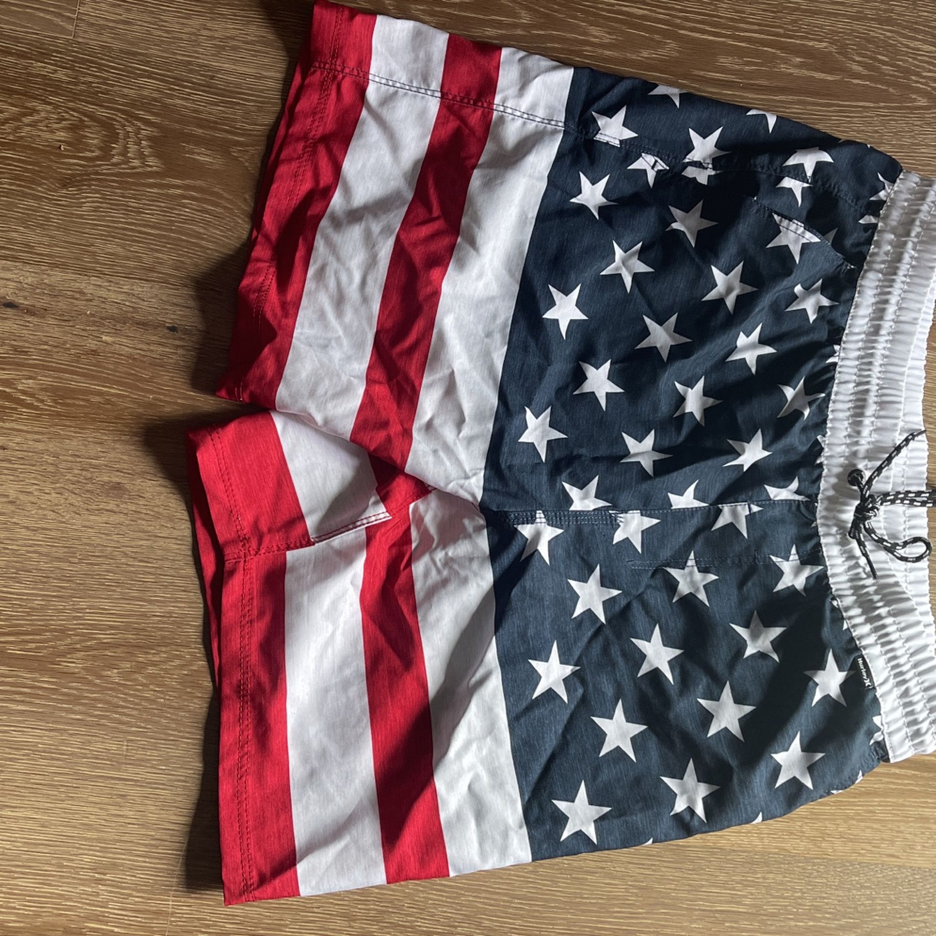 Men’s Hurley Size Medium USA FLAG Swim Trunks