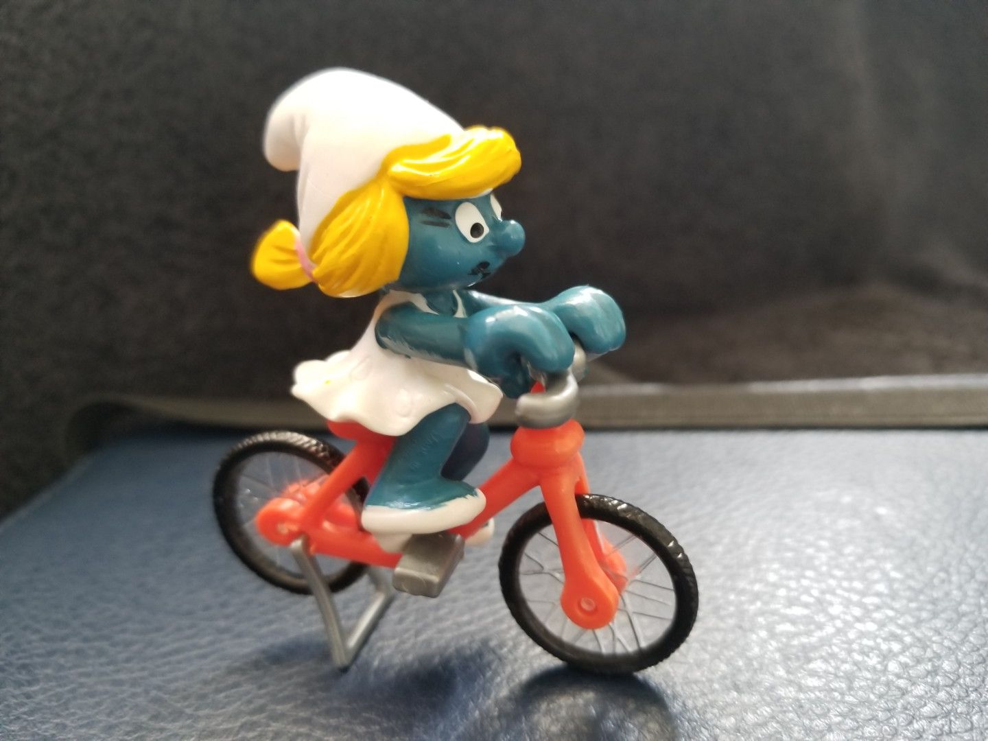 Smurfette Bicycle Super Smurf Vintage Smurfs Figure Bike Toy Figurine
