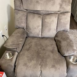 Comfy Recliner with Power Lift Assist (Oversize 36'' W)