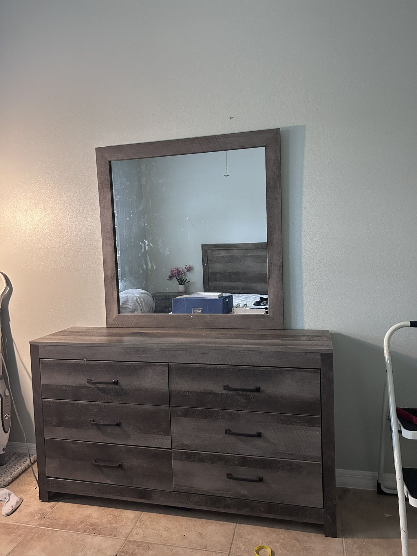 7-Piece Bedroom Set with Queen Bed – Like New Mattress & Box Spring In - $900 (Melbourne)
