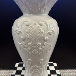 Lenox GEORGIAN LARGE Ivory Porcelain Tall Vase Embossed Gold Trim 16”