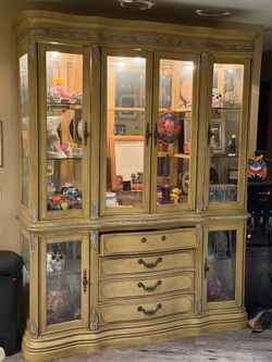 Hutch cabinet