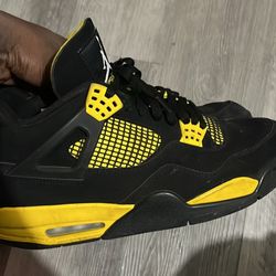 Jordan 4 Thunder 