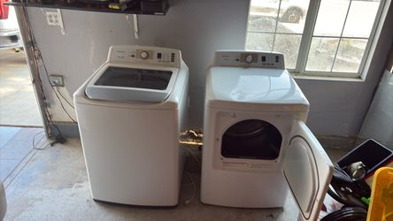 Insignia Washer and Dryer Set