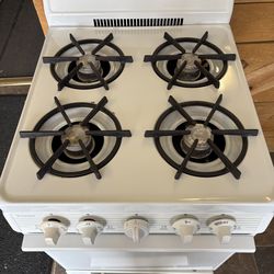 Premier 20” Apartment Size Gas Stove – Works Great