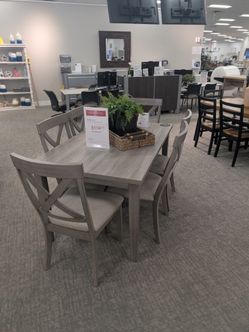 Dining Table with 6 chairs