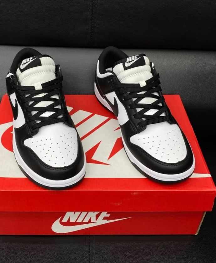 Panda dunk shoes size: 8