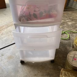 Sterilite Storage Unit