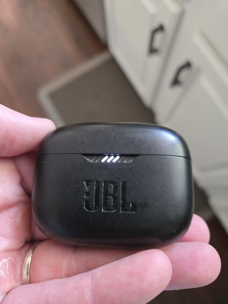 JBL earbud charger (no earbuds)