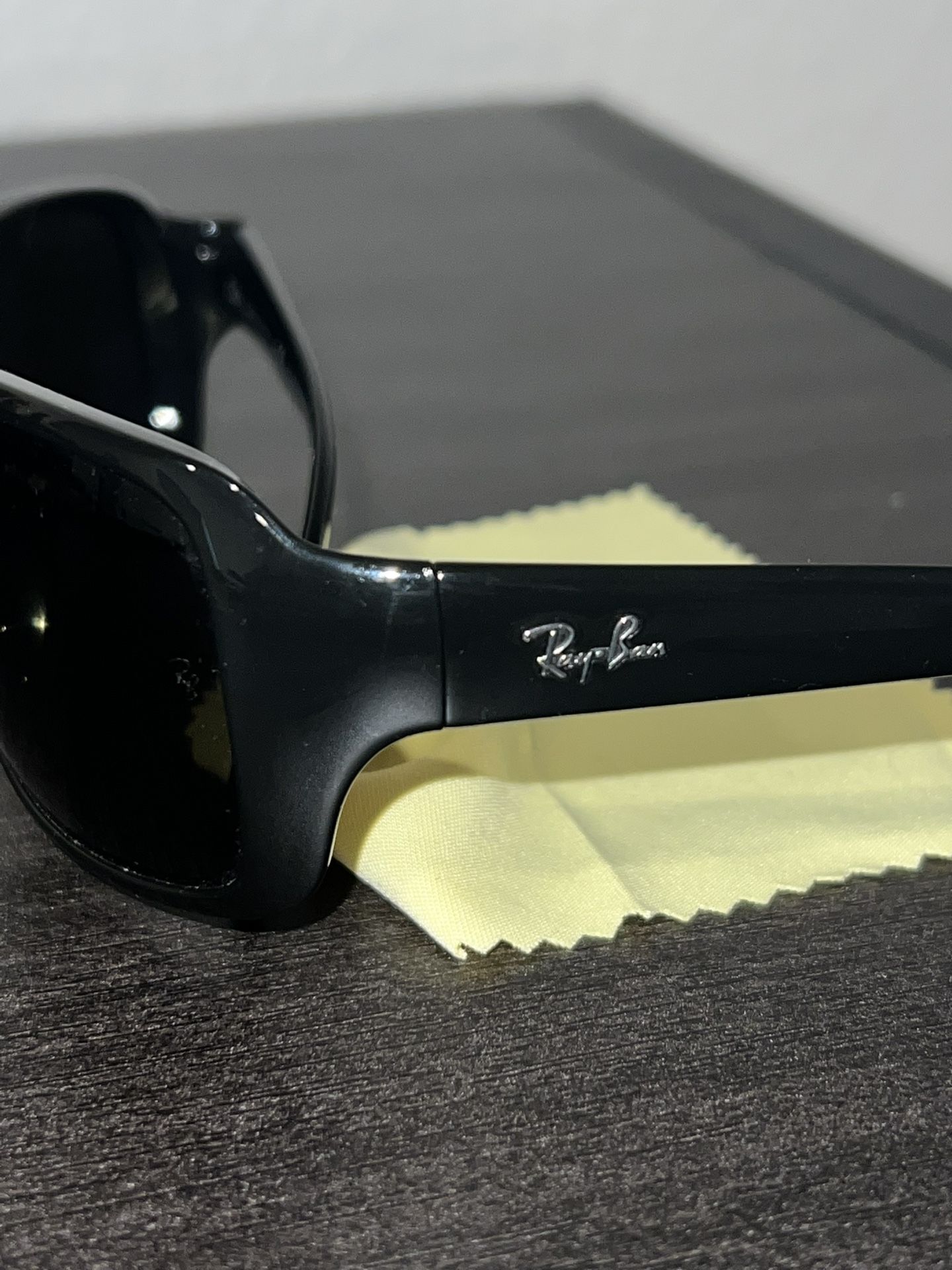 Rayban Men’s Sunglasses HMU OFFERS