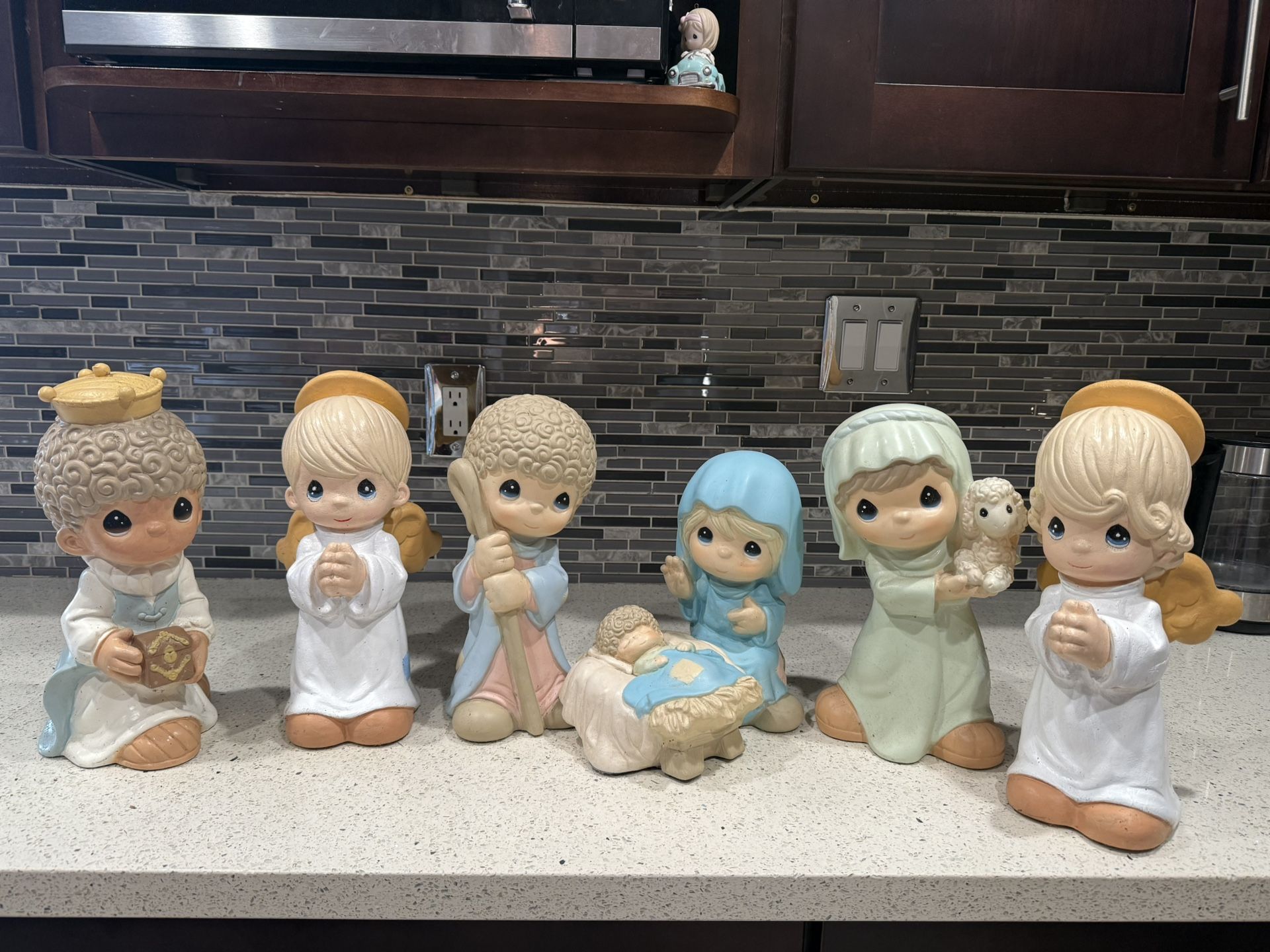 Precious Moments nativity scene large Size