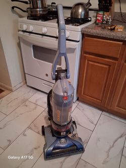 Hoover WindTunnel Paws Upright Vacuum