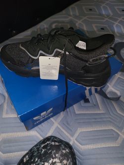 Adidas Tennis Shoes
