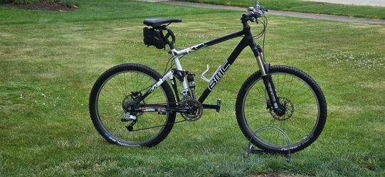 BMC TRAILFOX MTN BIKE - LARGE FRAME - FULL SUSPENSION W/LOCKOUT - POST SUSPENSION - HYDRAULIC DISC