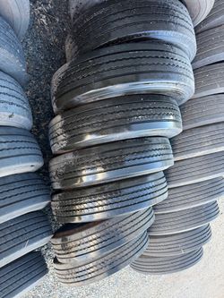 Used Commercial Truck Tires  Toyo 245/75/22.5